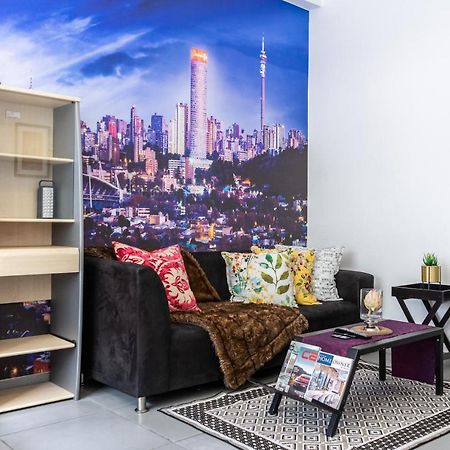 Stunning Maboneng Precinct Studio Apartment At 12 Decades Building Johannesburg Exterior foto