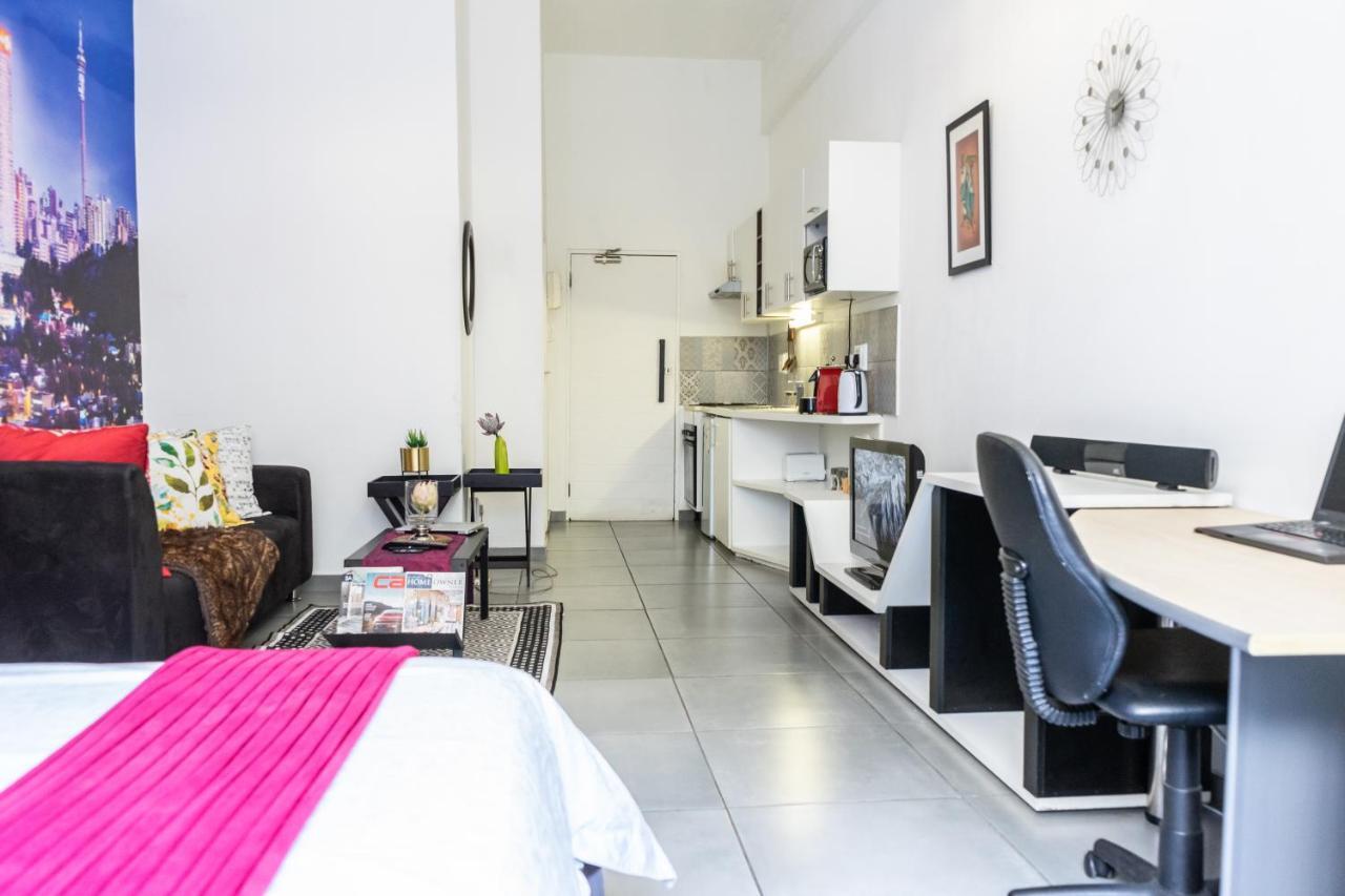 Stunning Maboneng Precinct Studio Apartment At 12 Decades Building Johannesburg Exterior foto