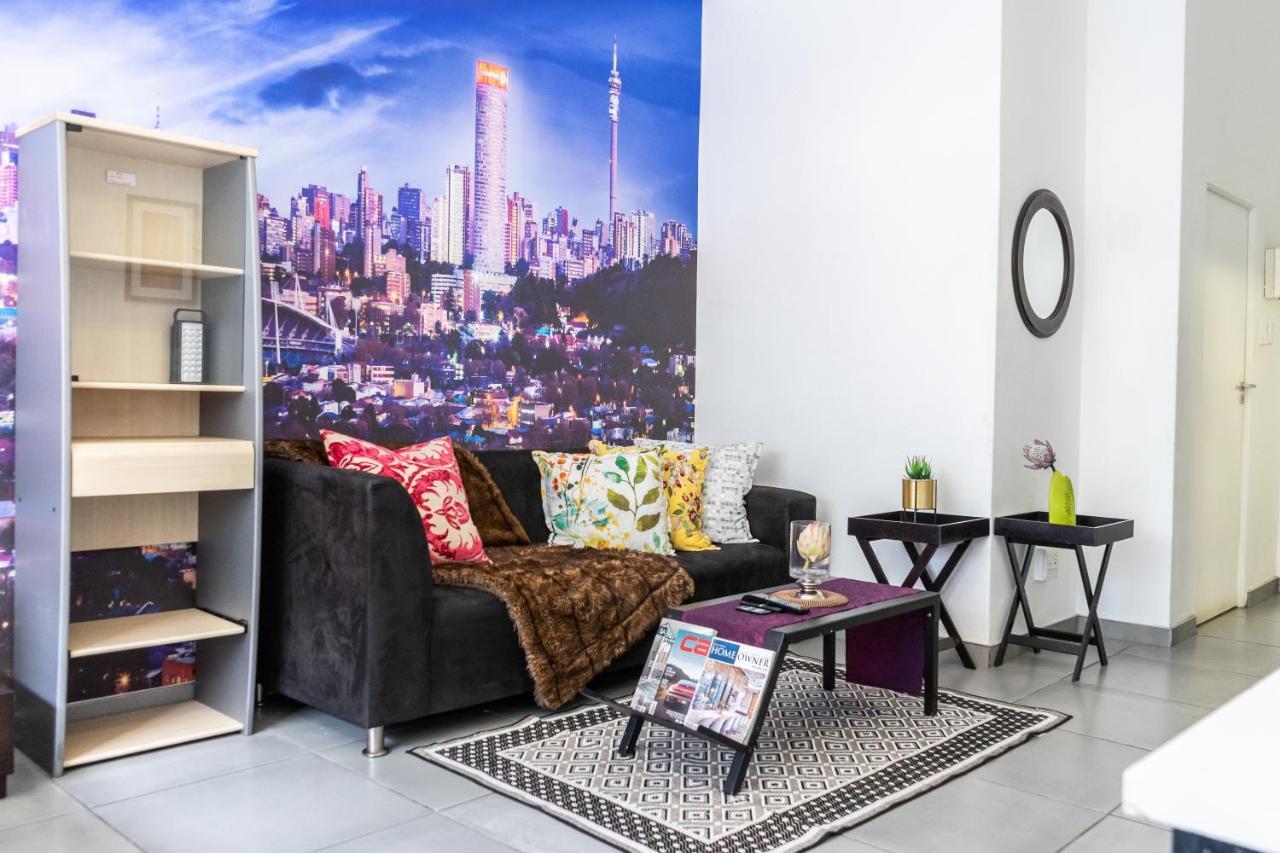 Stunning Maboneng Precinct Studio Apartment At 12 Decades Building Johannesburg Exterior foto